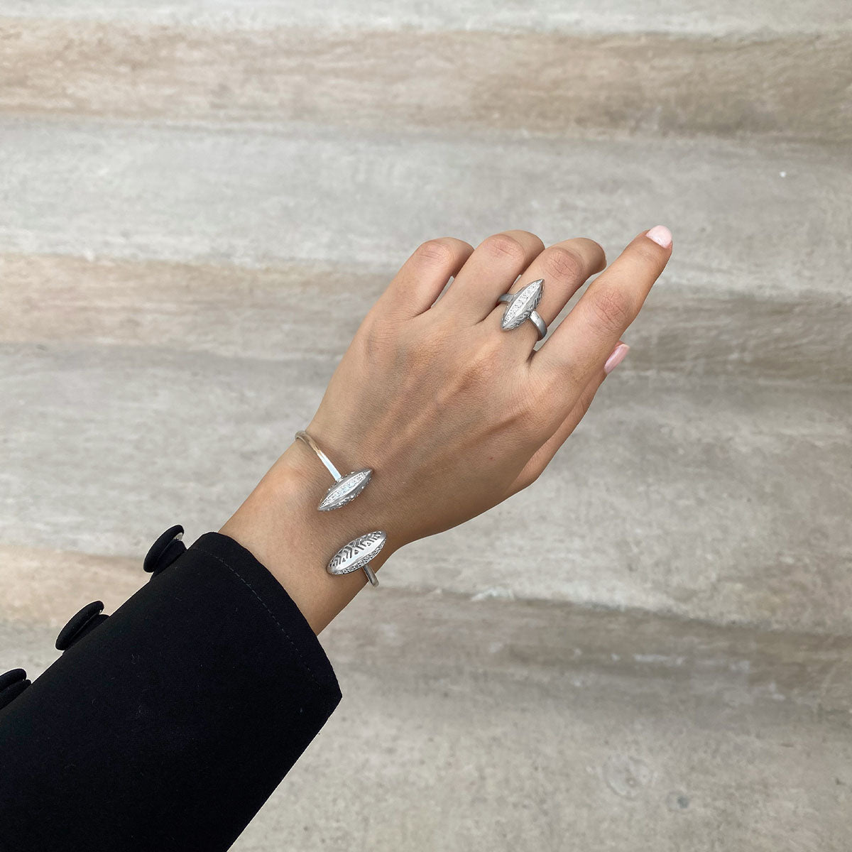 ليف / خاتم باللون الفضي