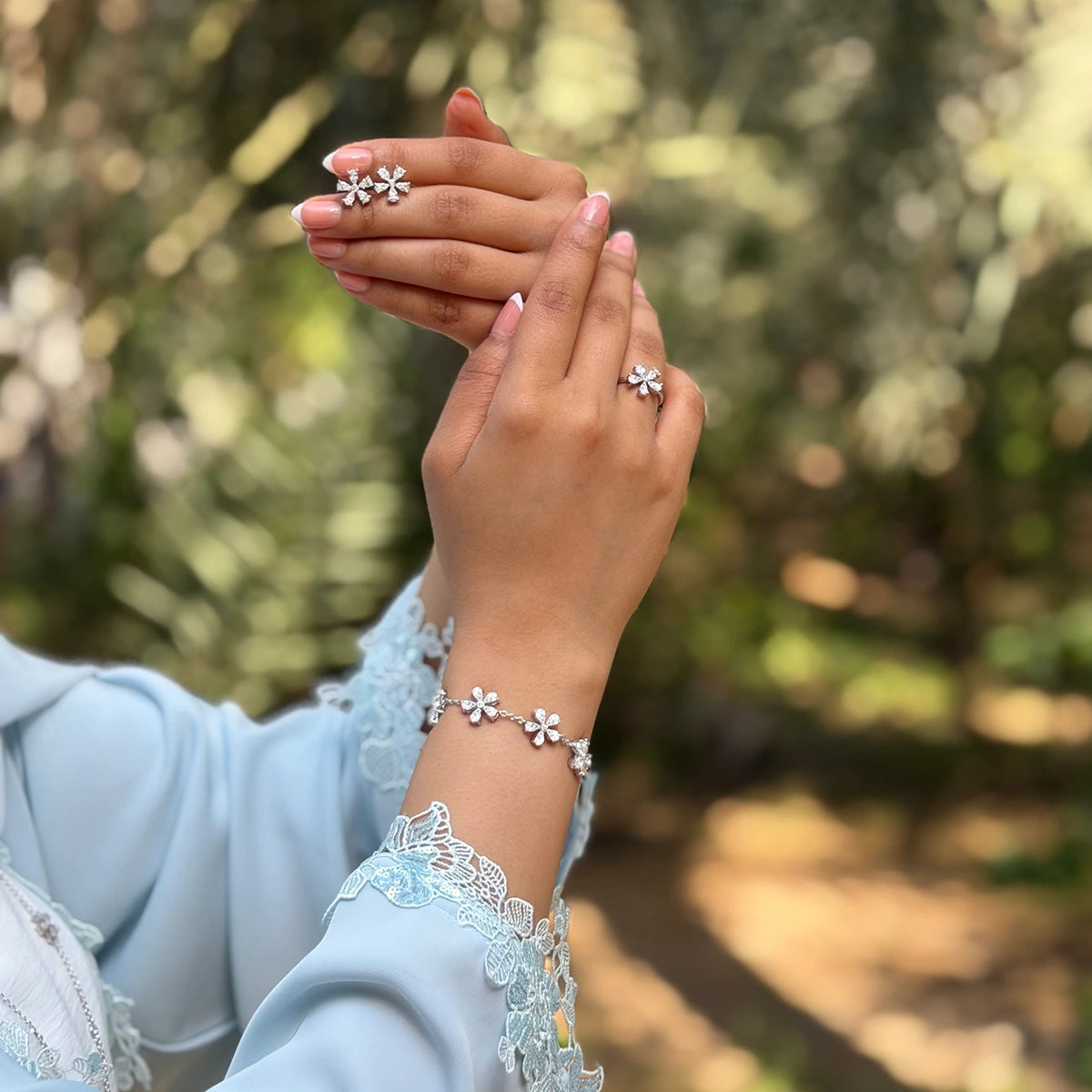 Daisy Flower / Multi Motif Bracelet Silver