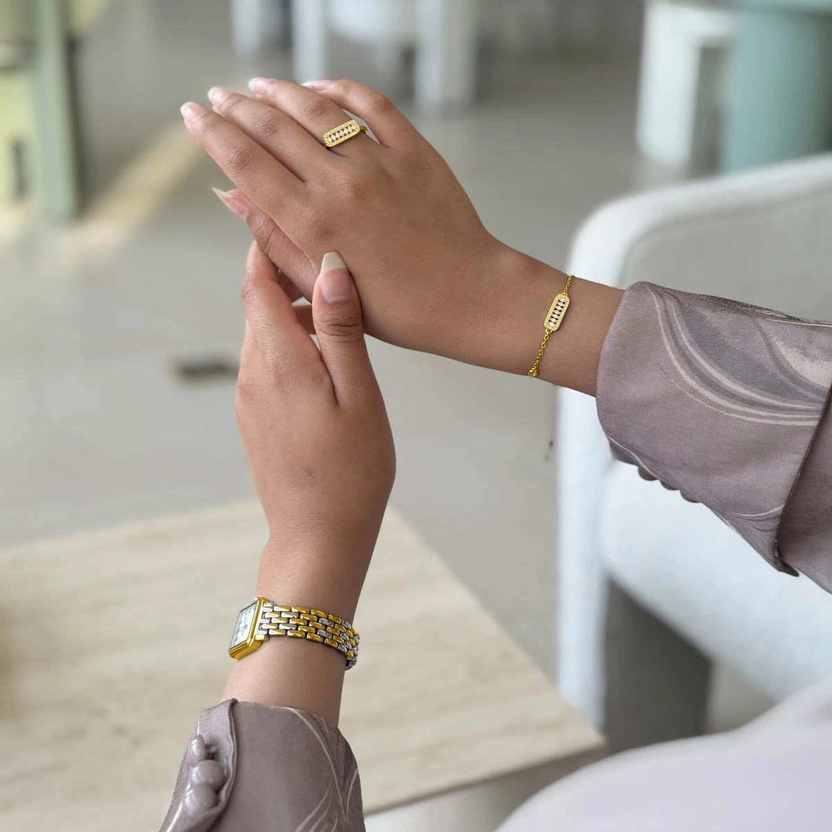 فاين /  سوار باللون الذهبي