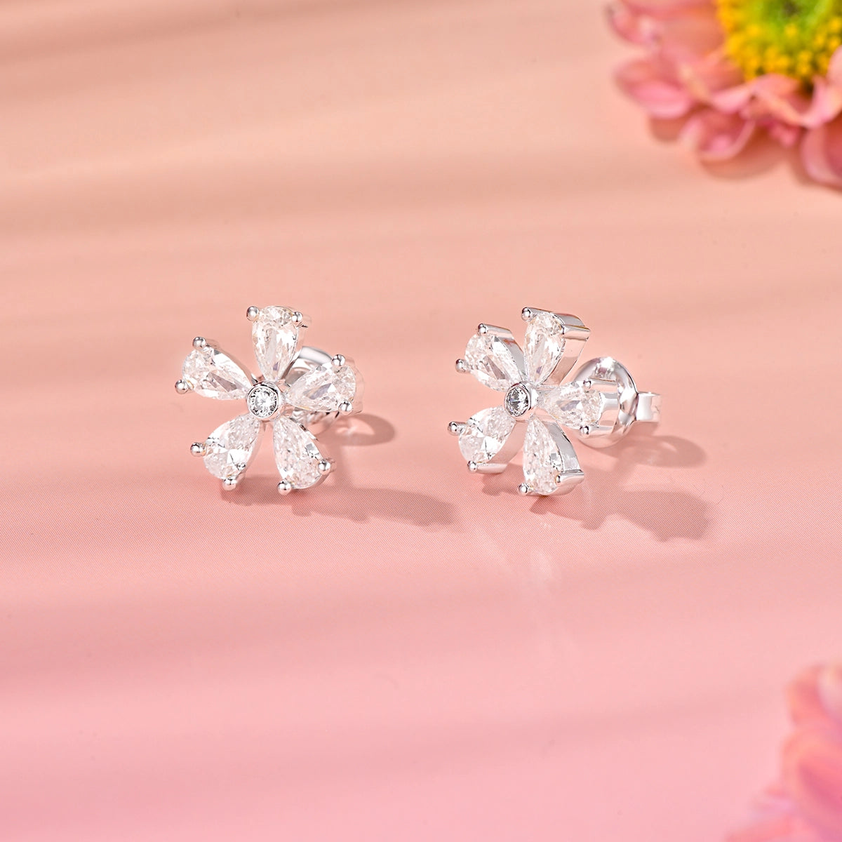 Daisy Flower / Earrings Silver