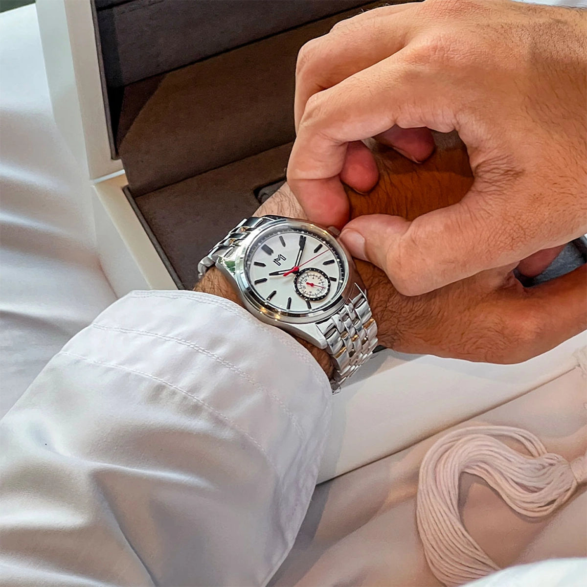 إيليمينت أبيض