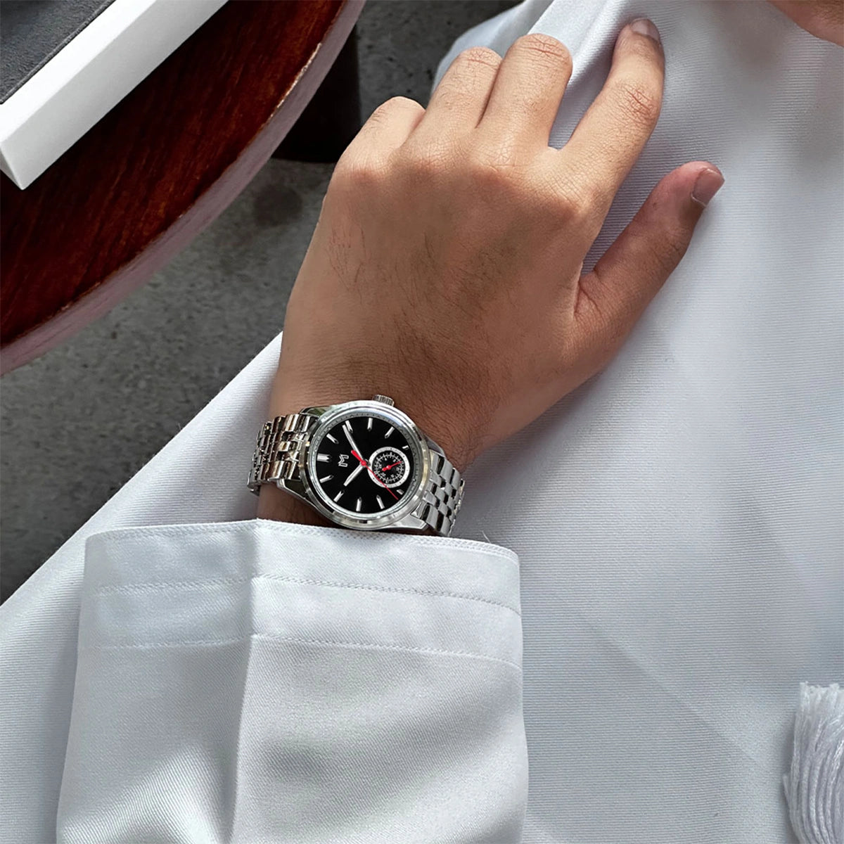 إيليمينت أسود