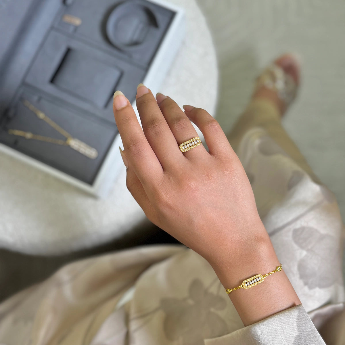 فاين / خاتم باللون الذهبي