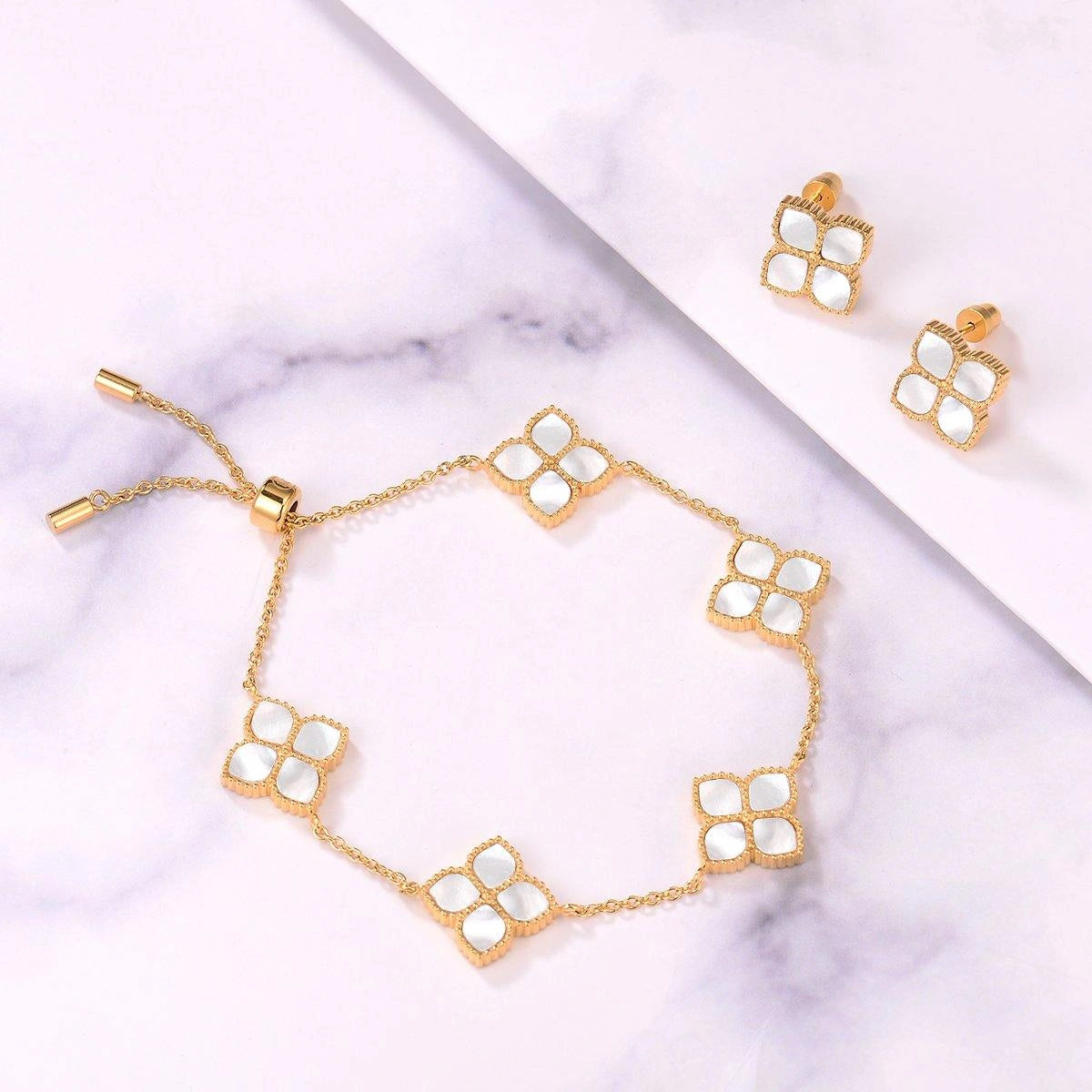 Joory / Earrings Pearl Gold