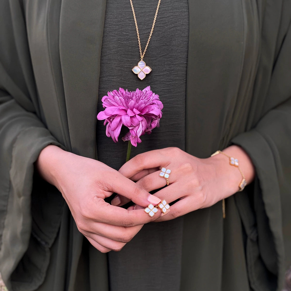 Joory / Earrings Pearl Gold