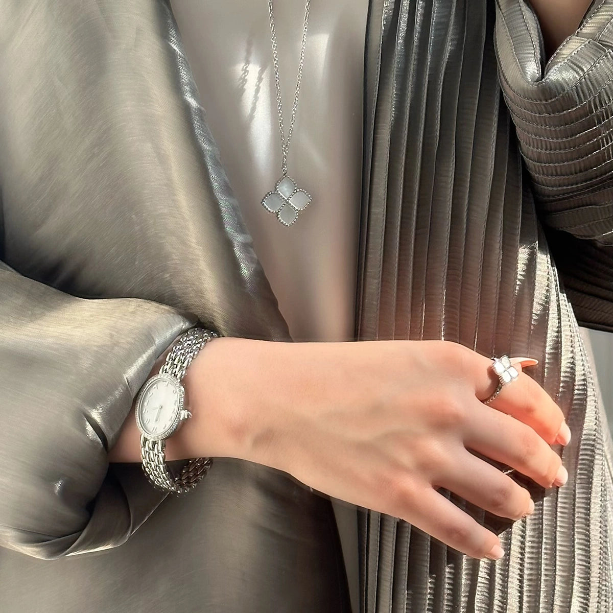 Joory / Necklace Pearl Silver