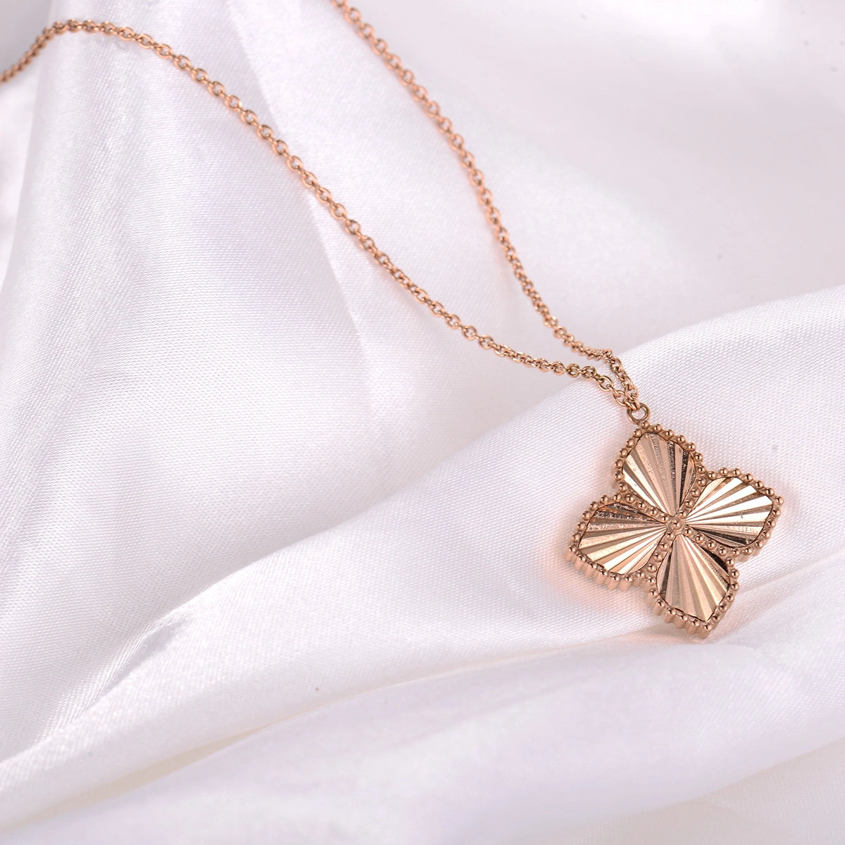 Joory / Sunglow Necklace Rose Gold