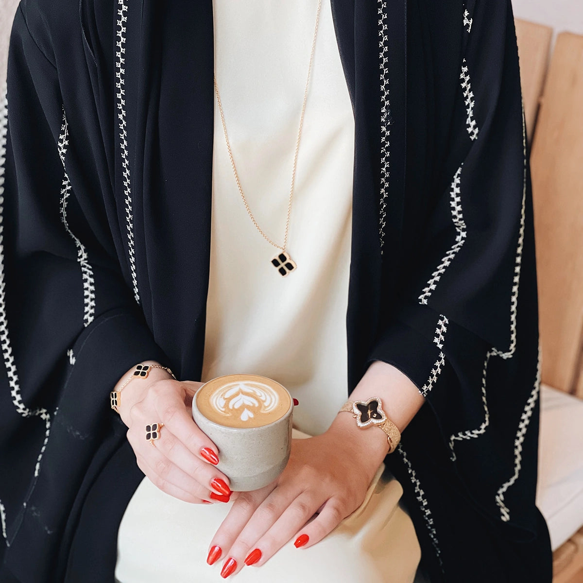 Joory / Necklace Black Gold