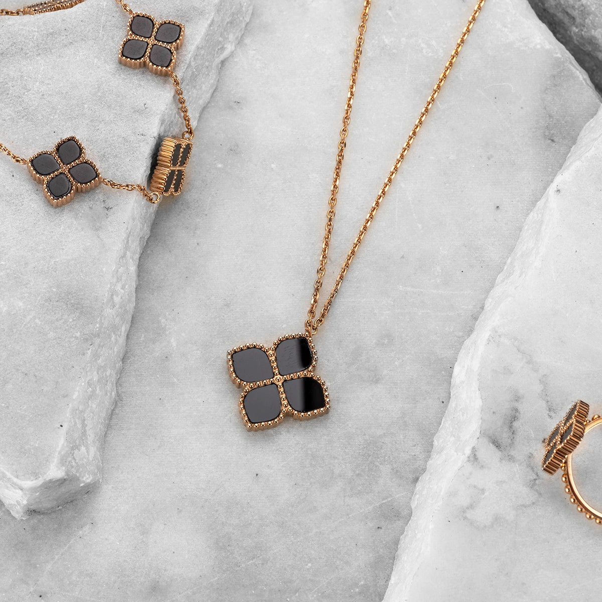 Joory / Necklace Black Gold