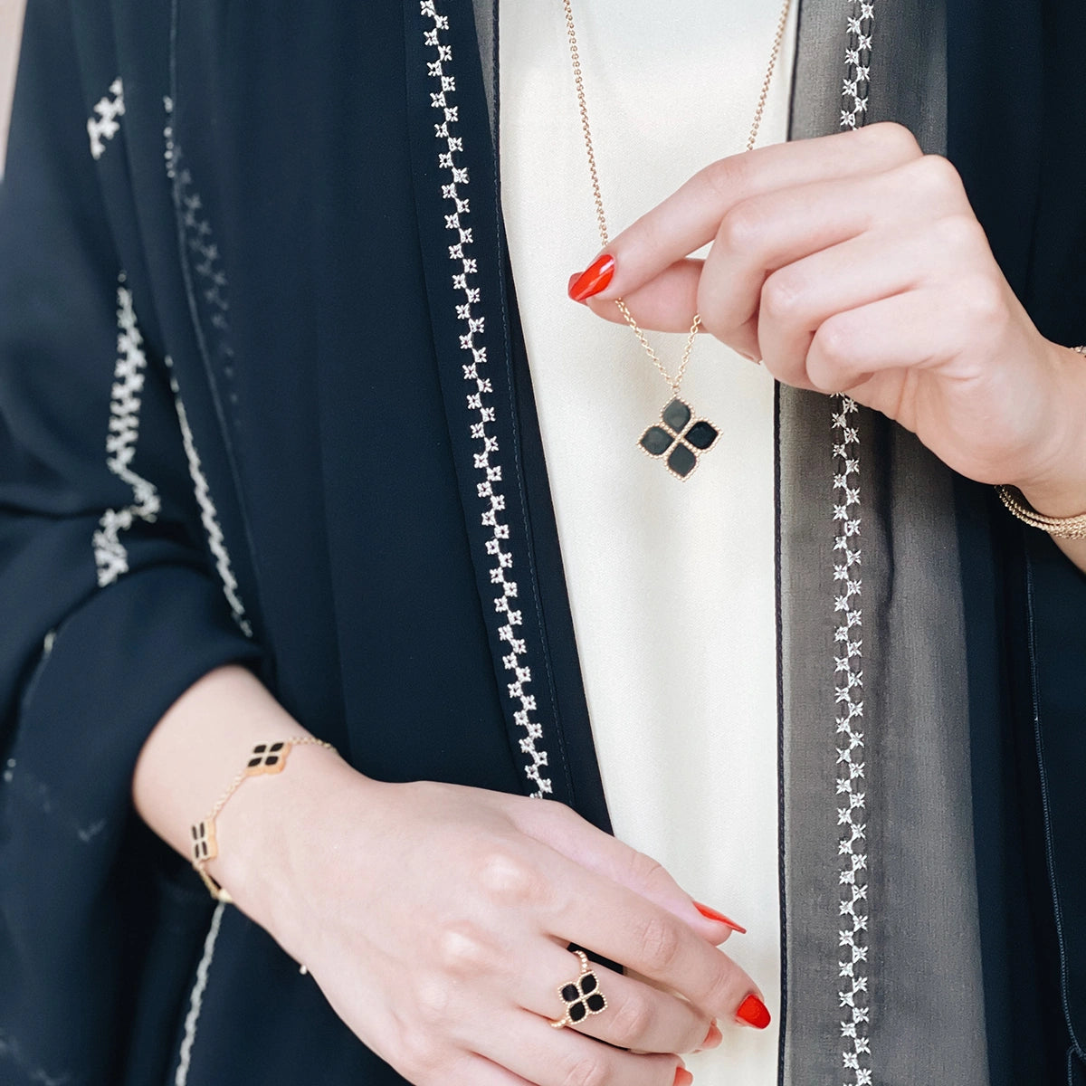 Joory / Necklace Black Gold