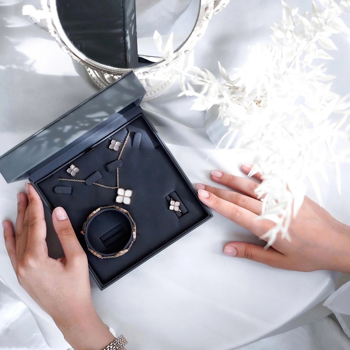 Joory / Earrings Pearl Rose Gold