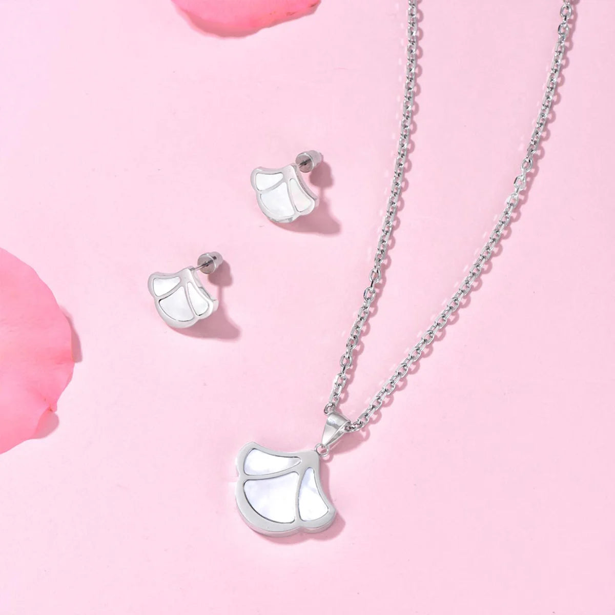 Tulip / Earrings Pearl Silver