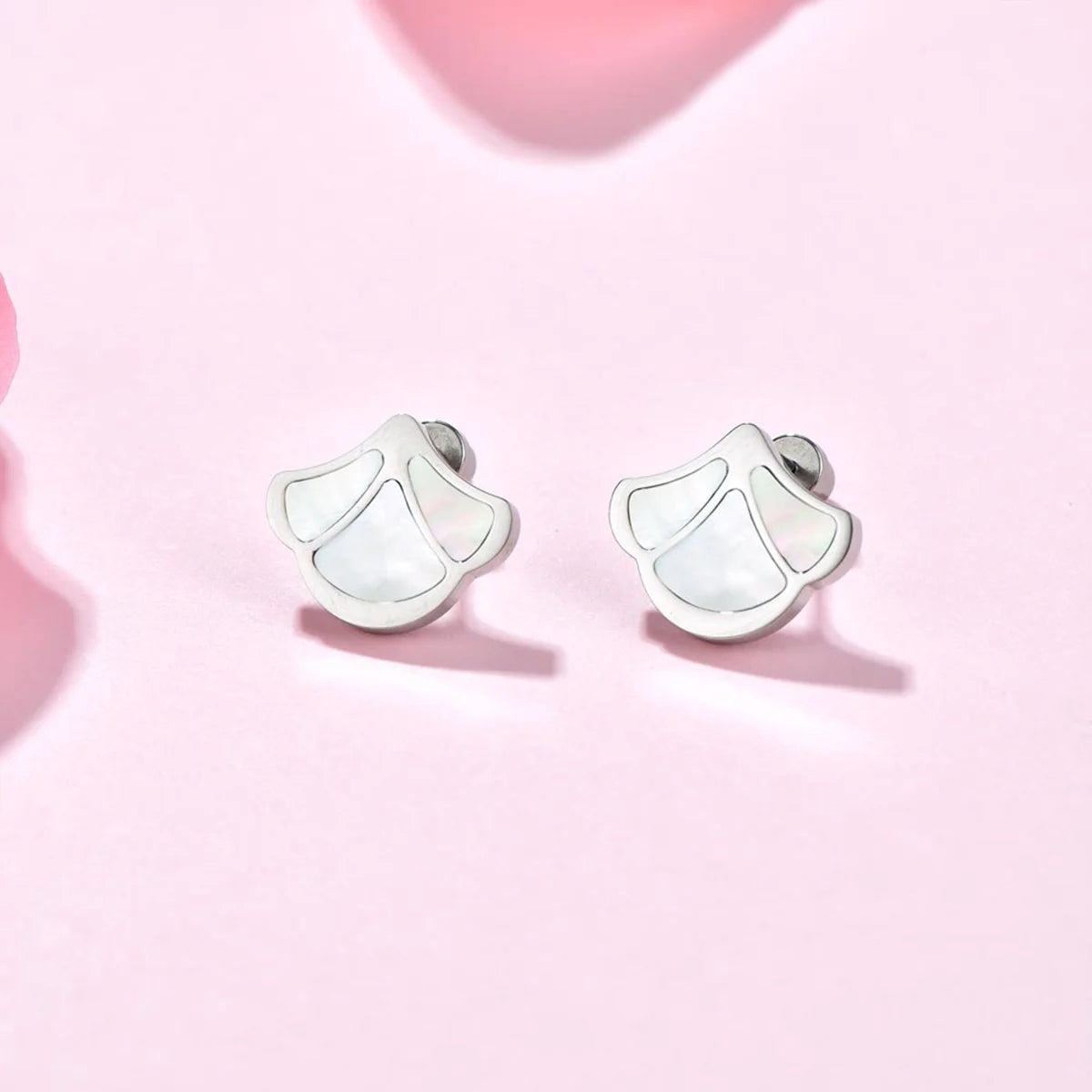 Tulip / Earrings Pearl Silver