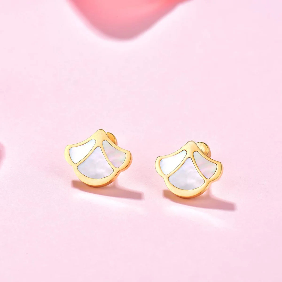 Tulip / Earrings Pearl Gold