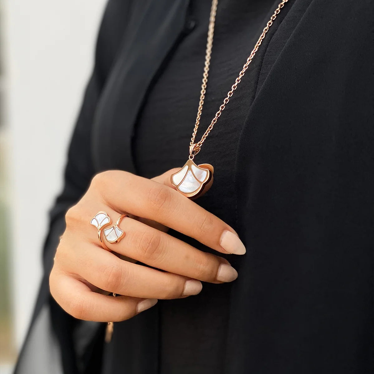 توليب / طقم اللؤلؤ بلون الروز قولد