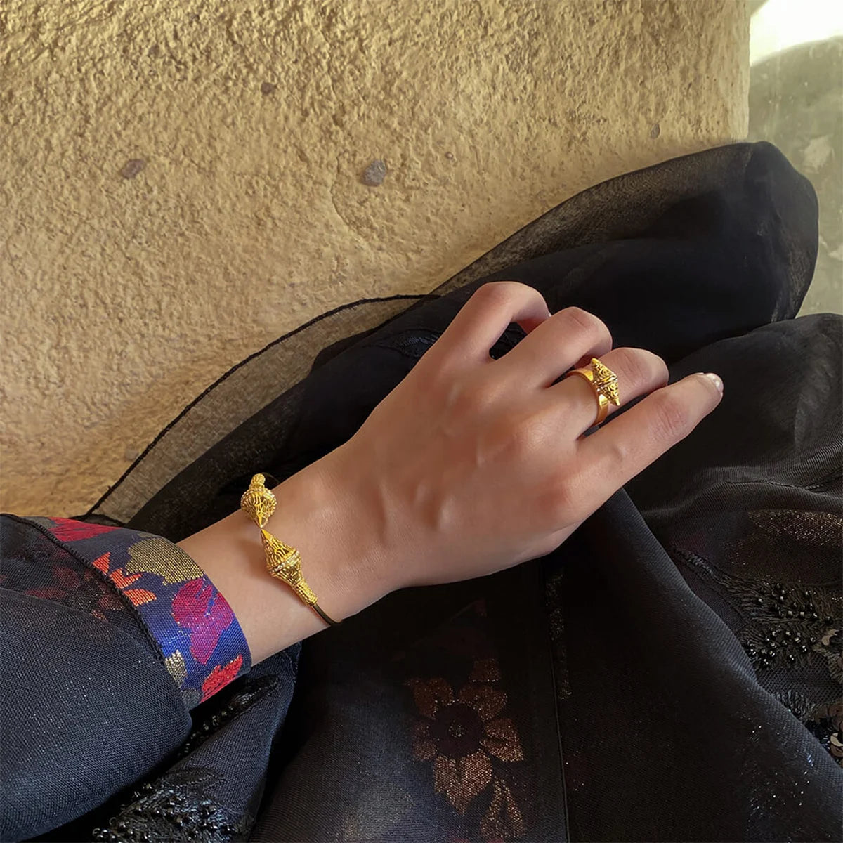 لانترن / سوار باللون الذهبي