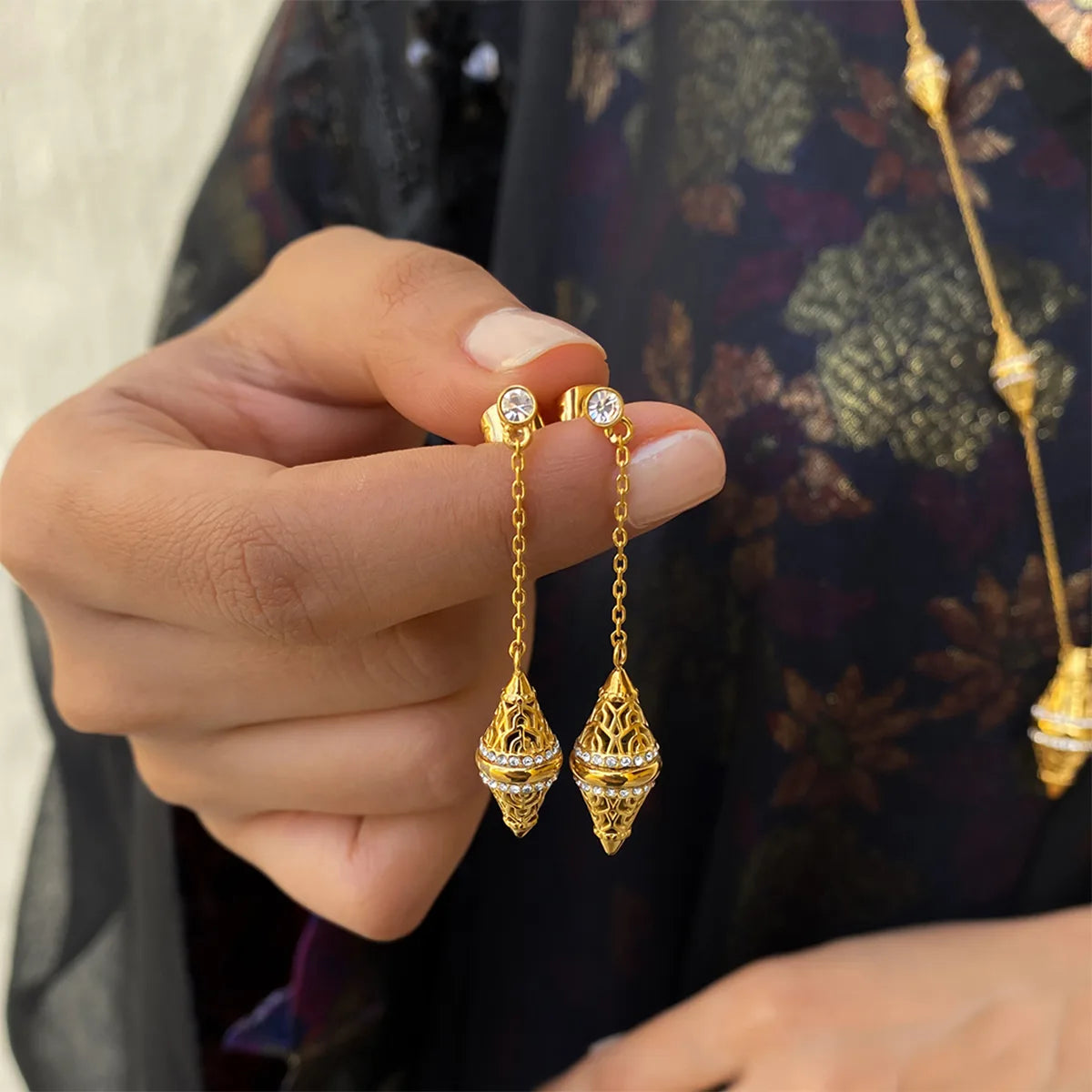 Lantern / Earrings Gold