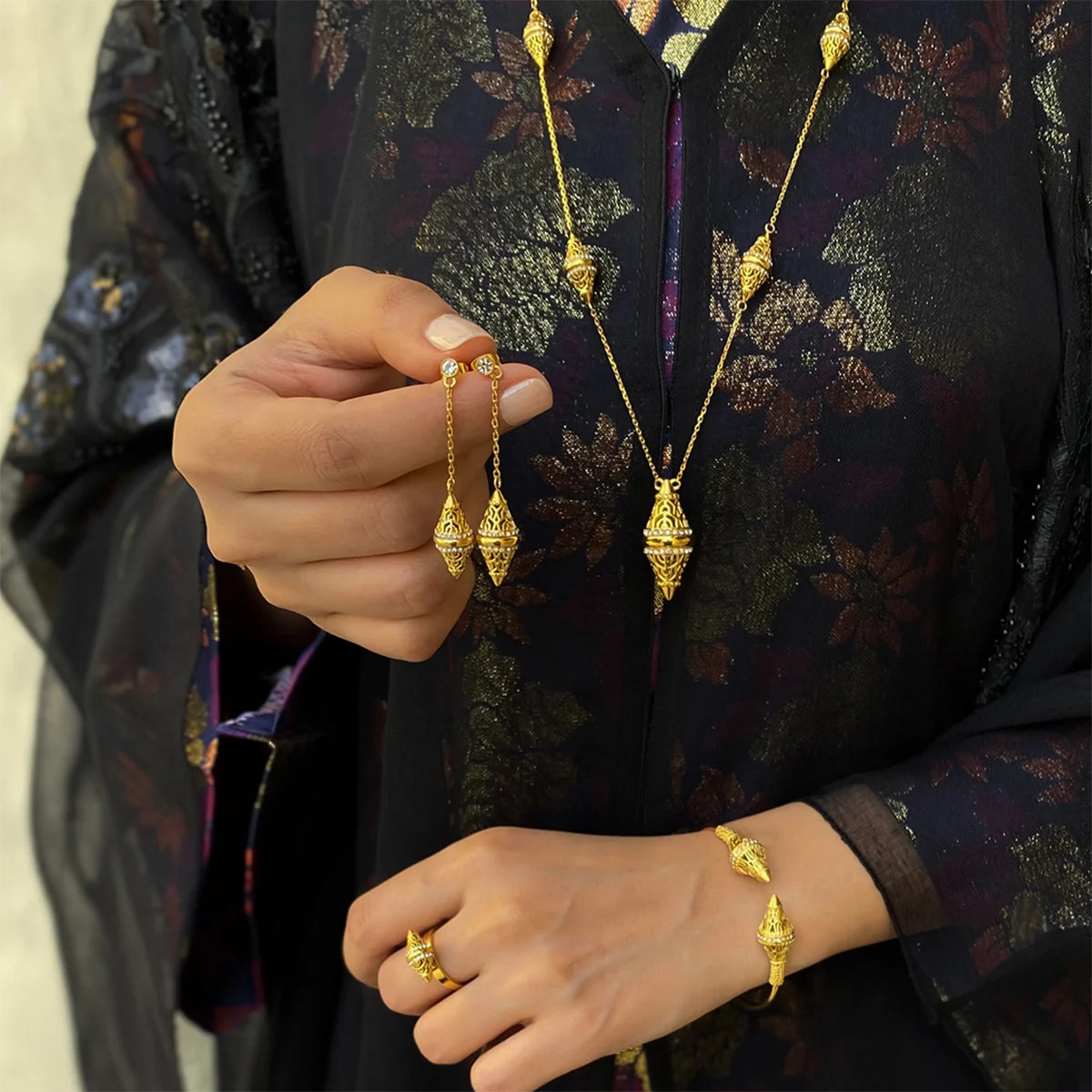 Lantern / Earrings Gold