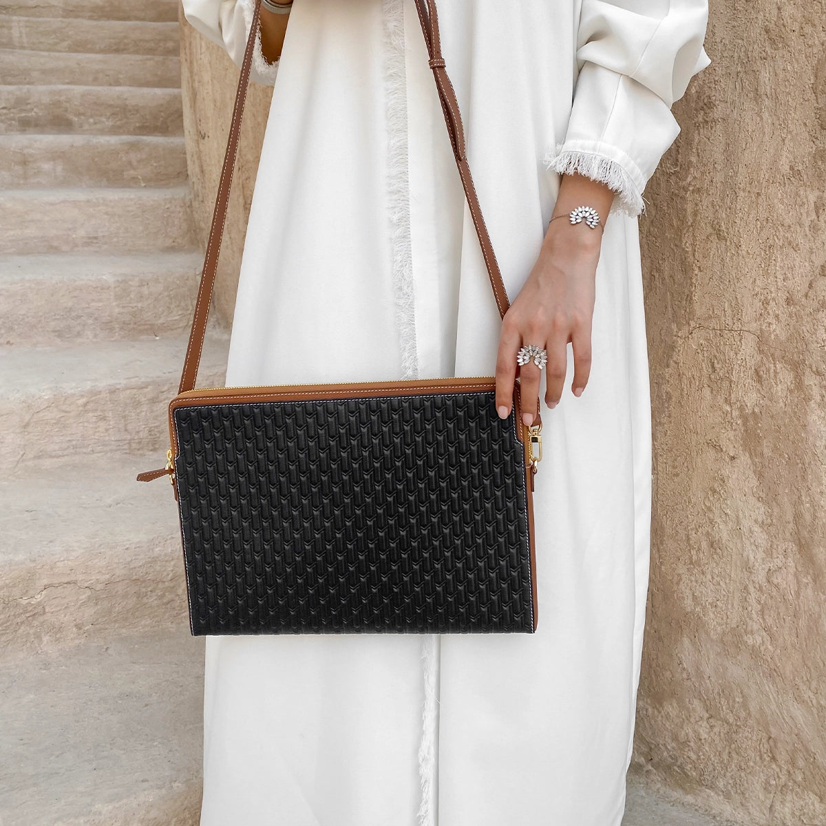 لابتوب باغ 14 / اسود و تان