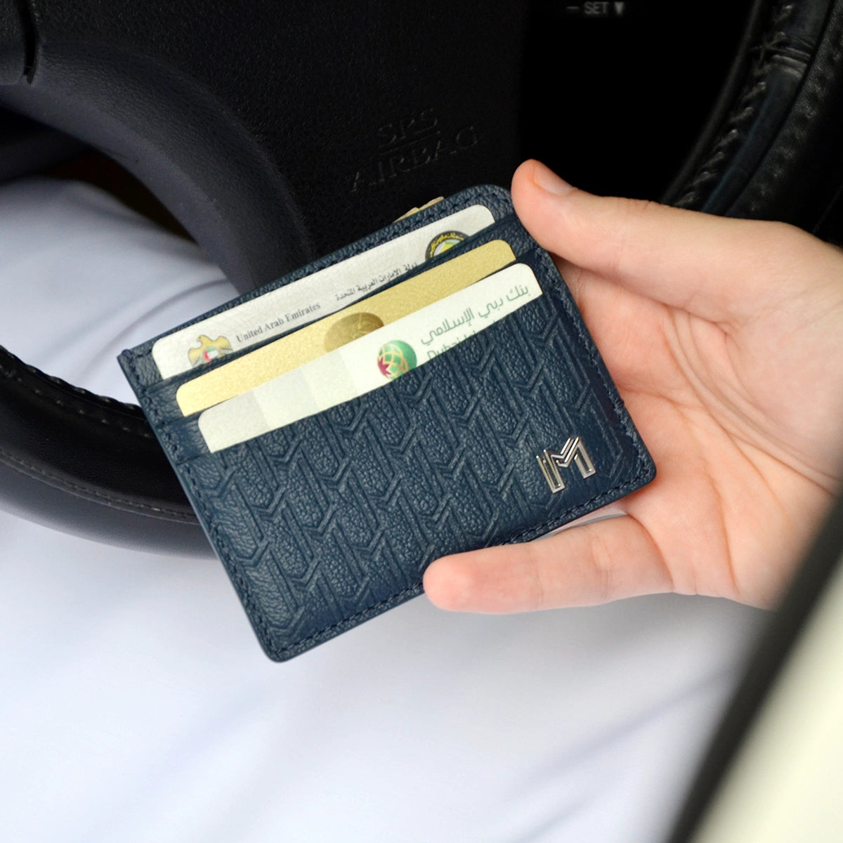 جلد الجمل كحلي / فضي