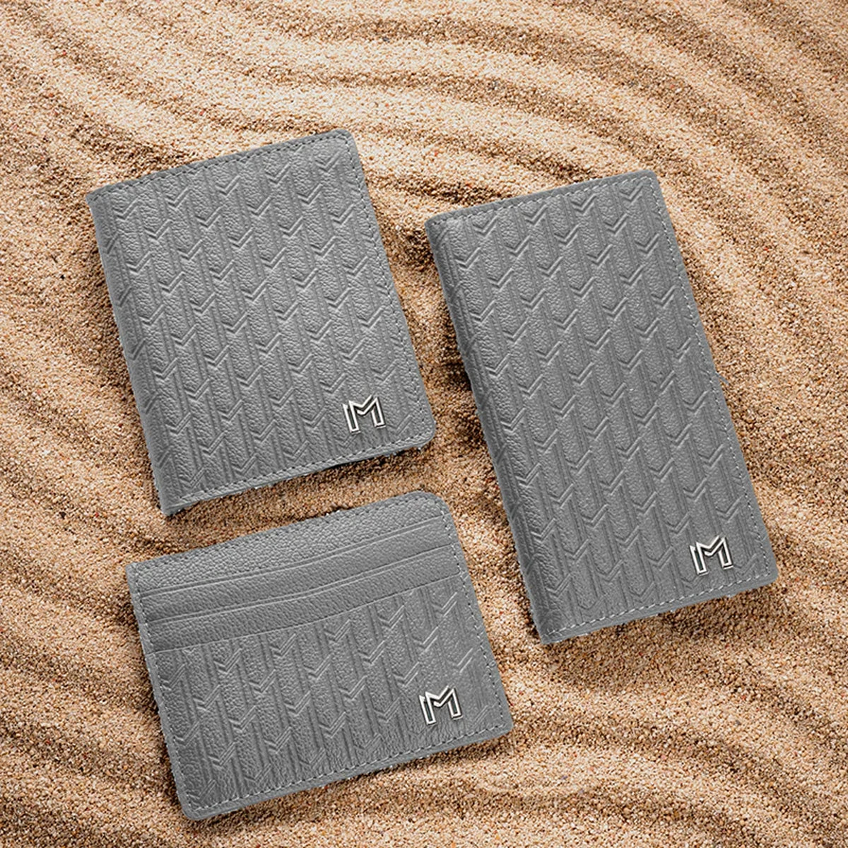 جلد الجمل رمادي / فضي