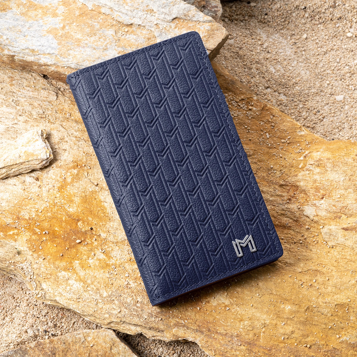 جلد الجمل كحلي / فضي