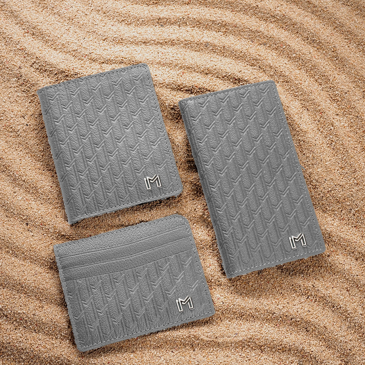 جلد الجمل رمادي / فضي