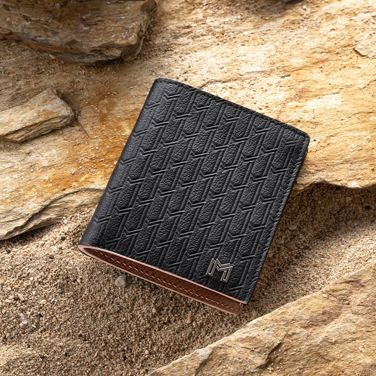 جلد الجمل / أسود وتان