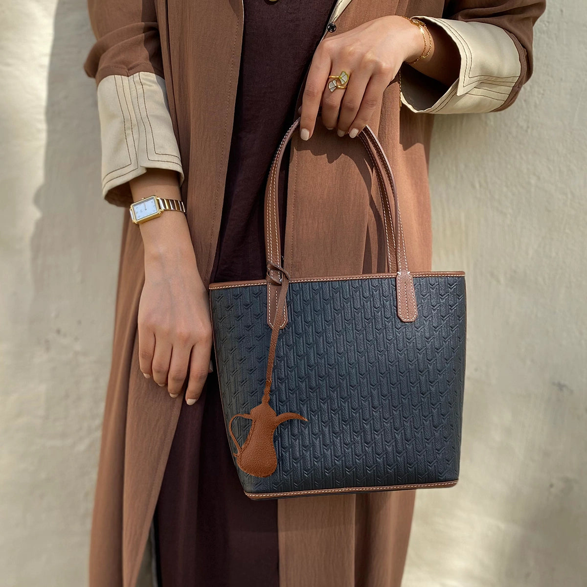 ليذر تشارم / الدلّة