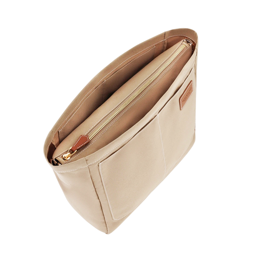 منظم الترافل توت