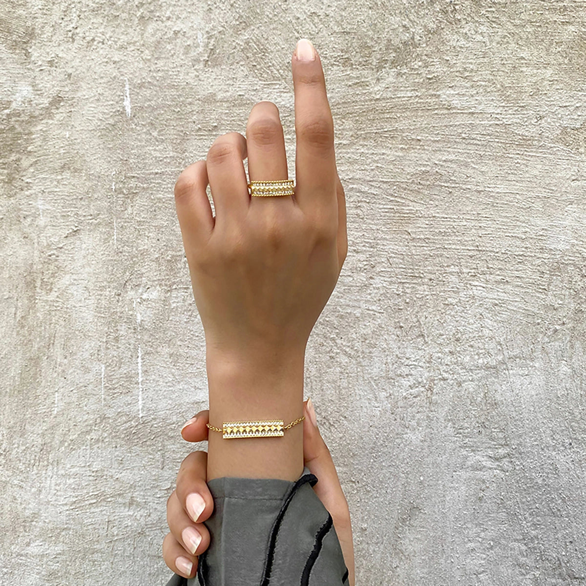 Noora / Bracelet Gold