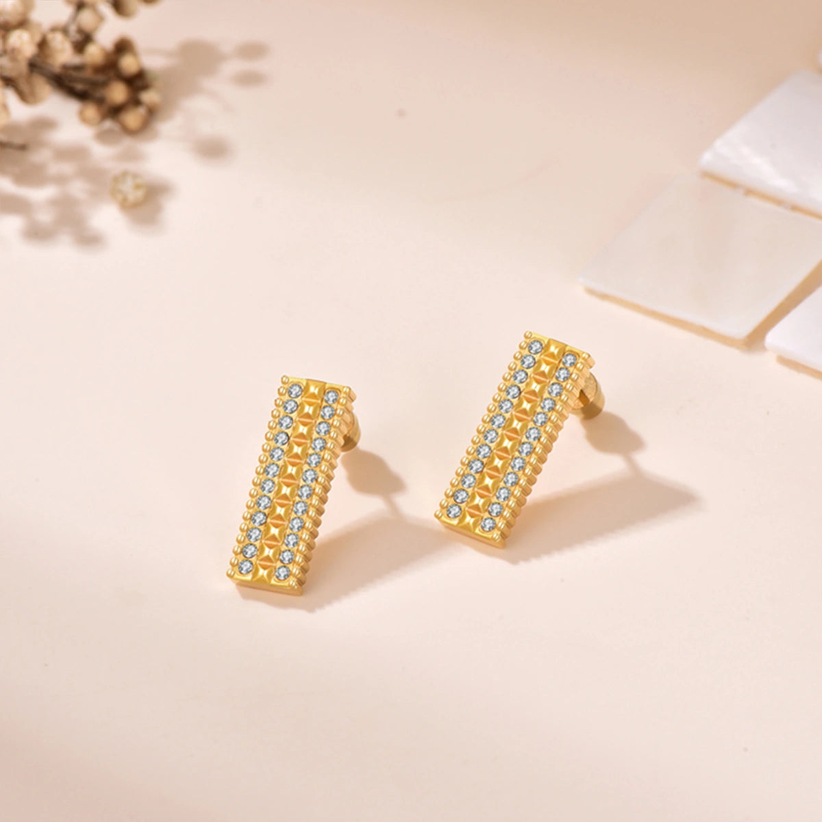 Noora / Earrings Gold