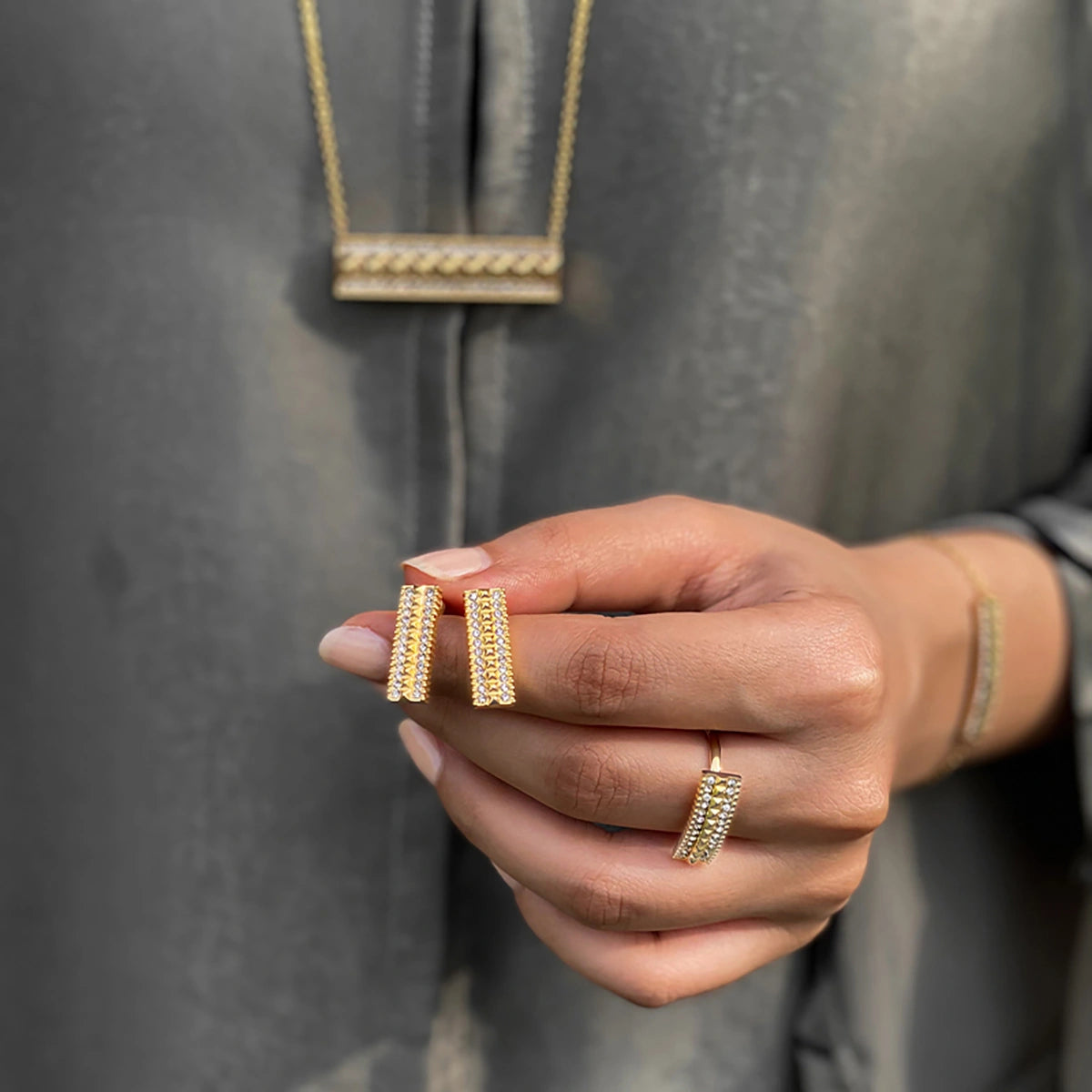 Noora / Earrings Gold