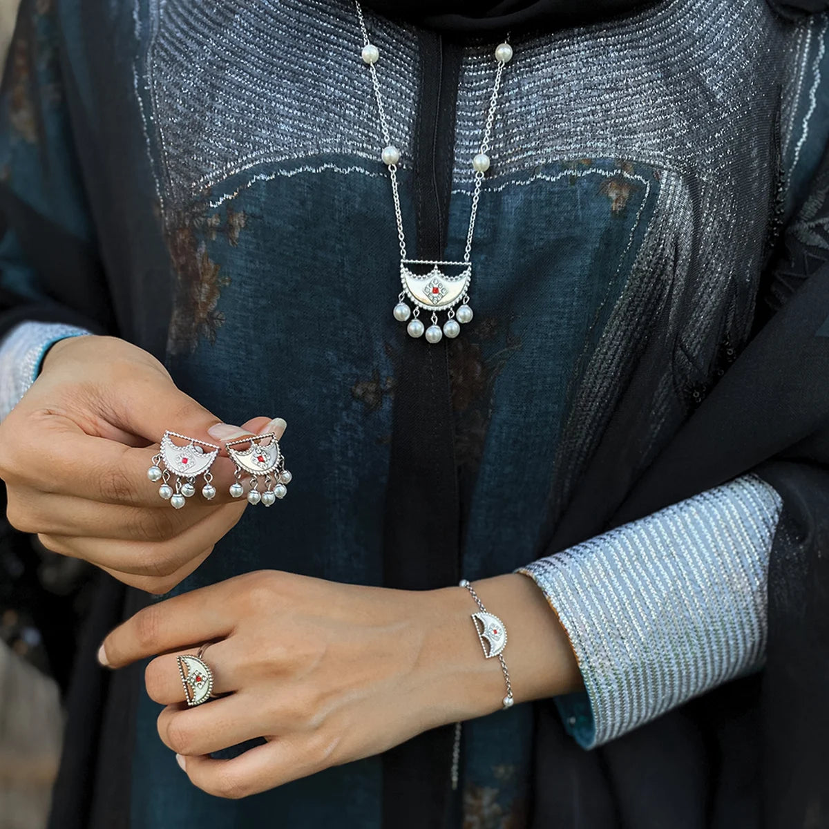 Shnaf / Earrings Pearl Silver