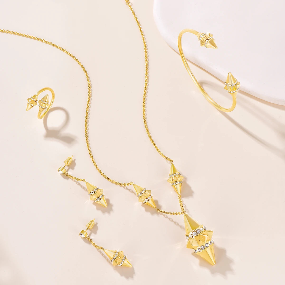 تراث/ طقم باللون الذهبي