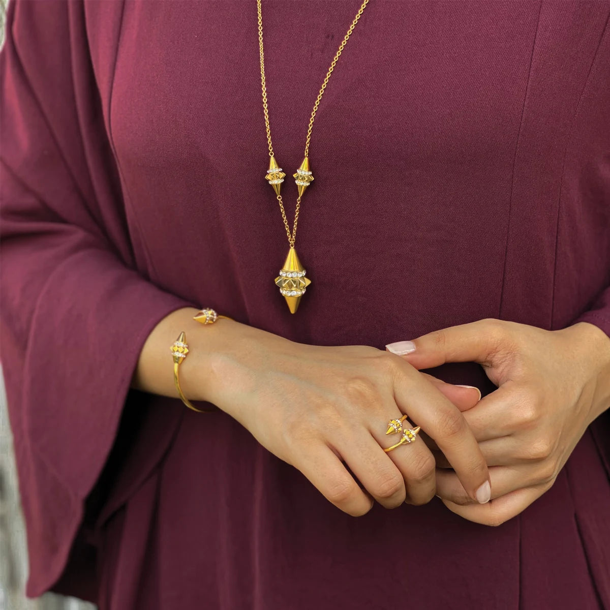 تراث/ طقم باللون الذهبي