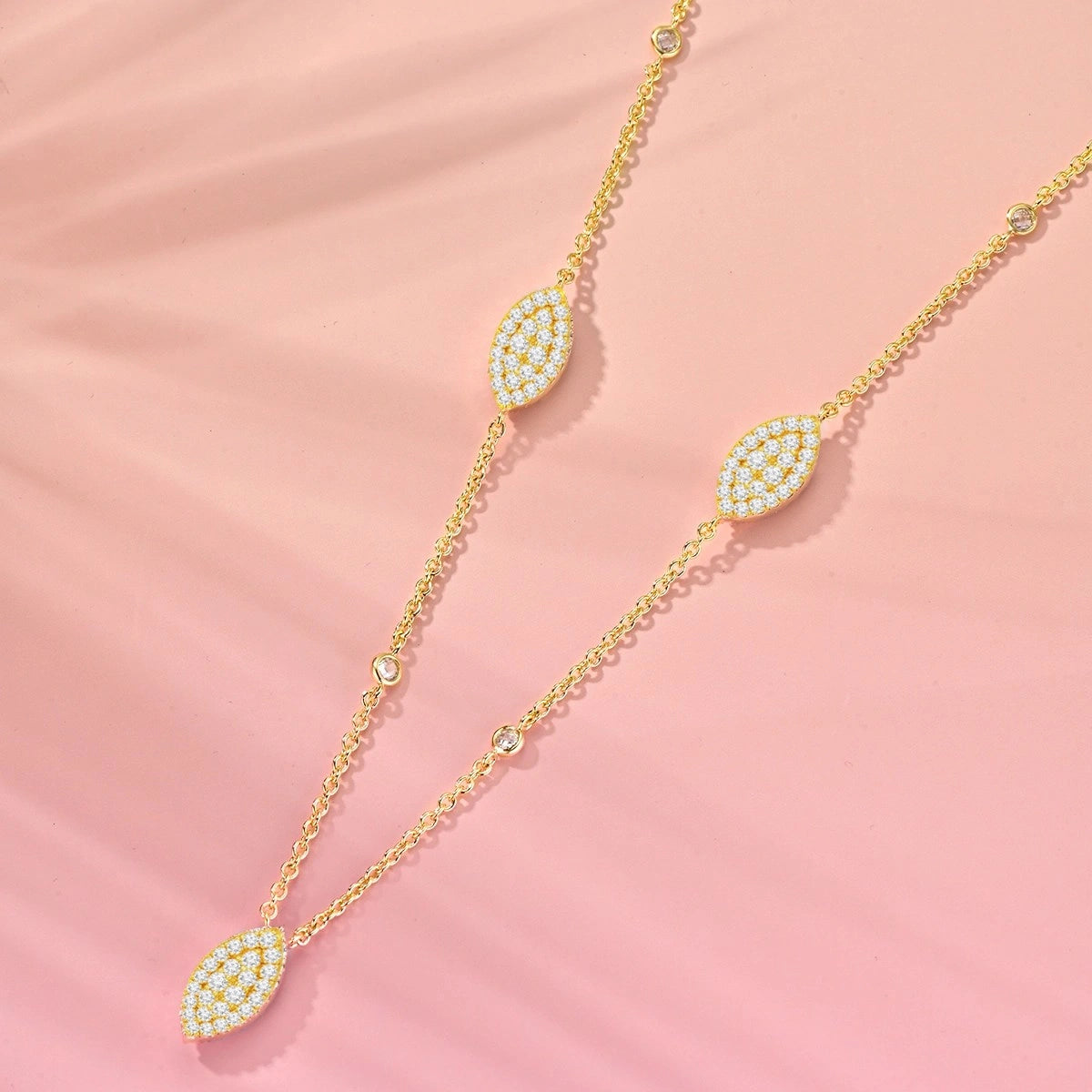 Daisy Leaf / Necklace Gold