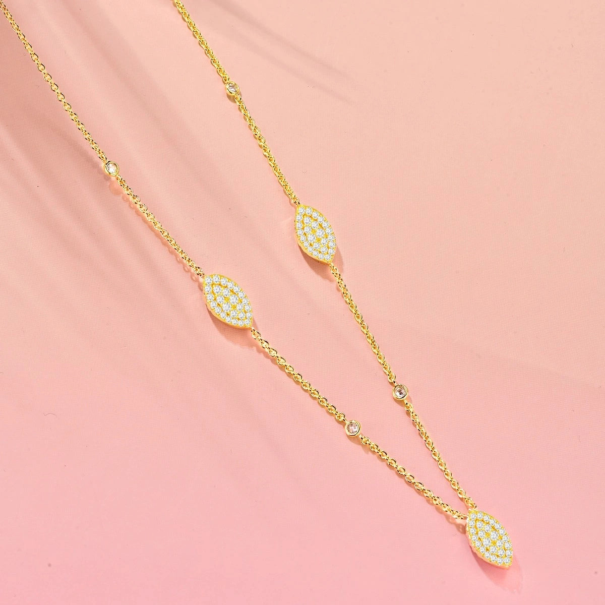 Daisy Leaf / Necklace Gold