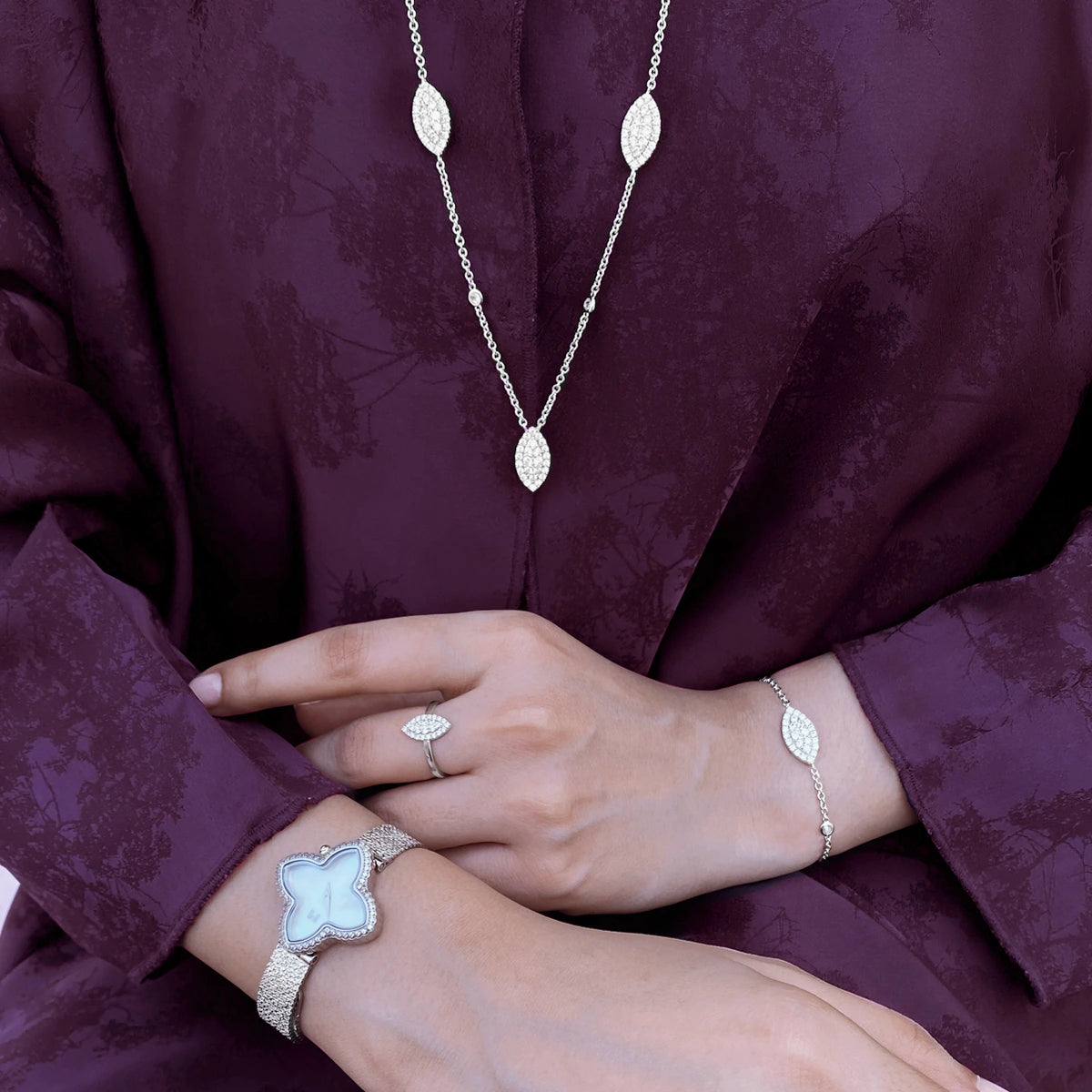 ديزي ليف / طقم باللون الفضي