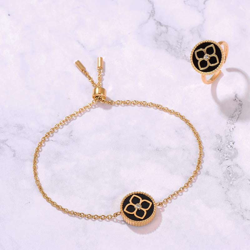 أميرة / خاتم االحجر الأسود باللون الذهبي