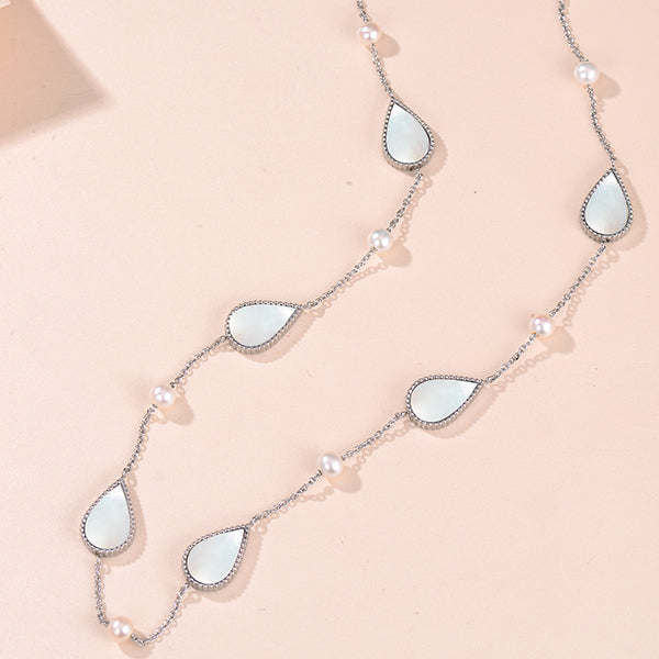 دروب / عُقد باللون الفضّي